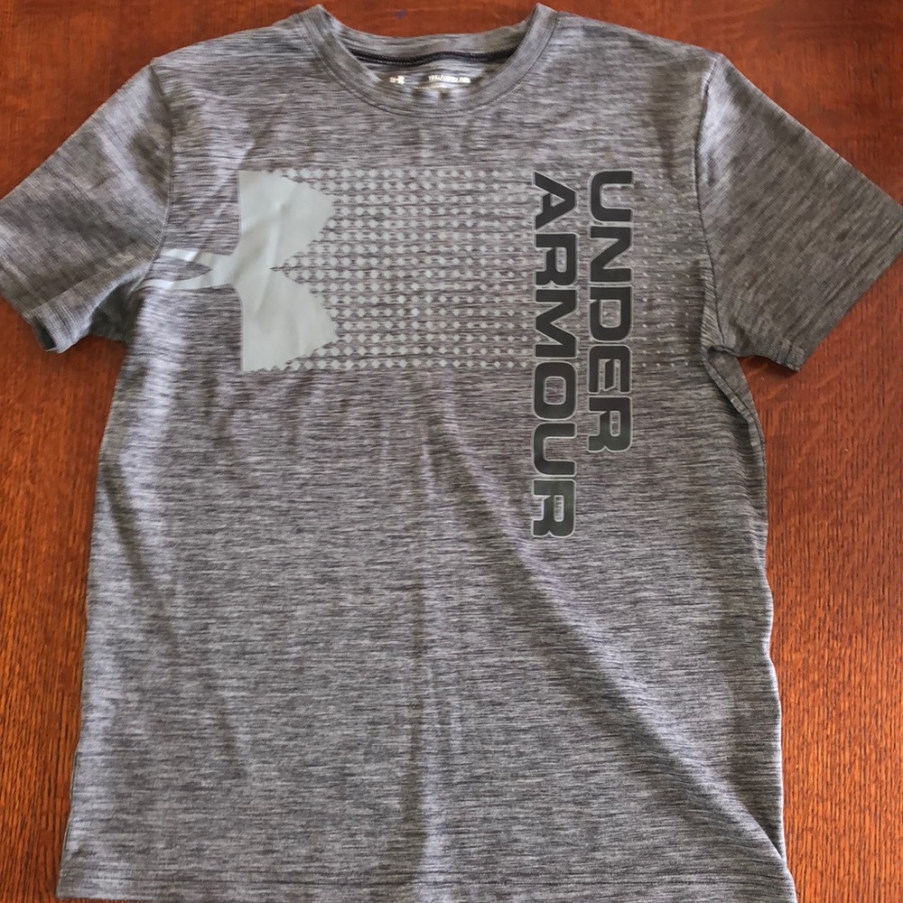 Boys Under Armour t-shirt